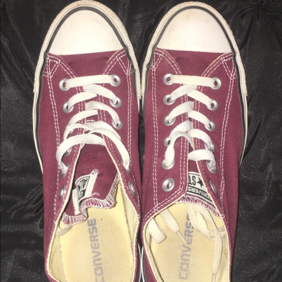 Maroon converse - Picture 3 of 4